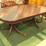 390 8819 DINING TABLE